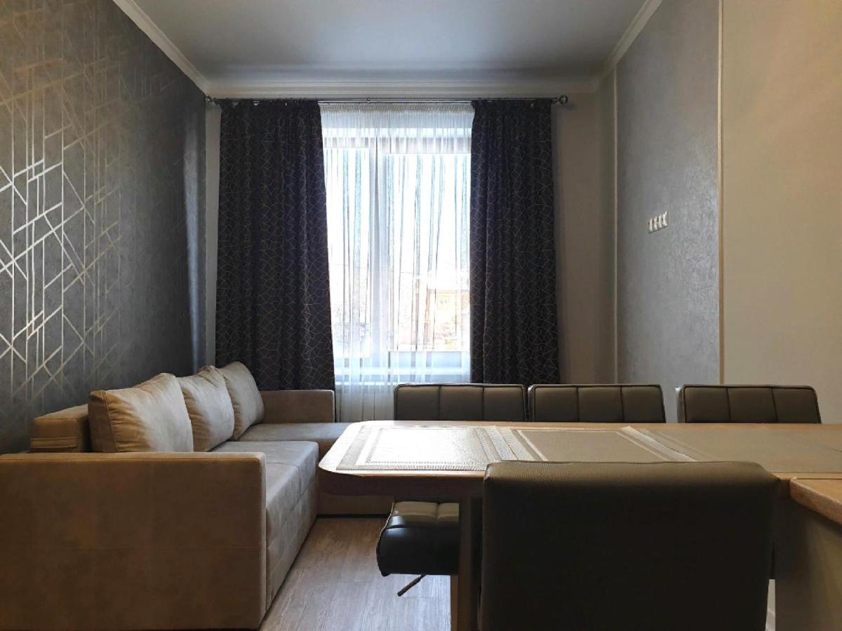 Apartment Sweethome 1 Free Parking Uschhorod Exterior foto